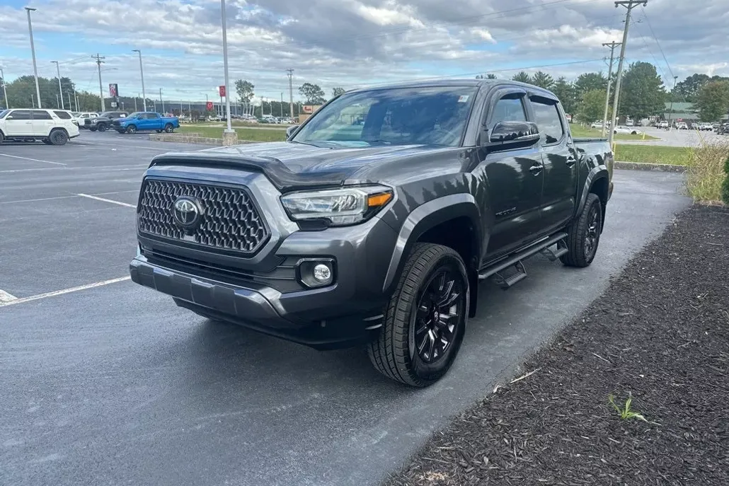 2021 Toyota Tacoma Limited V6 photo 1