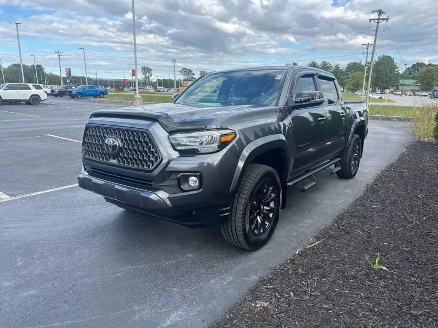 2021 Toyota Tacoma Limited V6 photo 1
