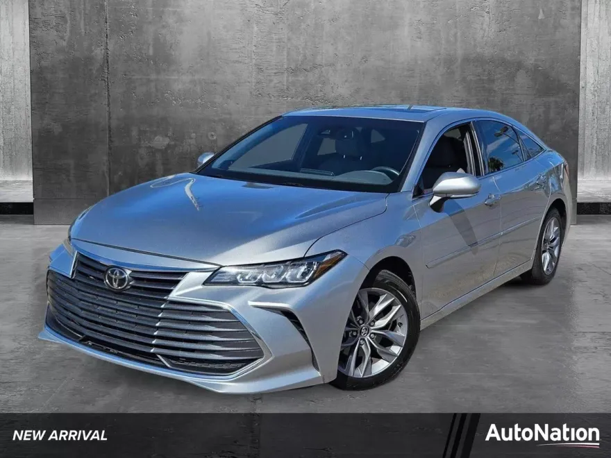 2020 Toyota Avalon XLE photo 1