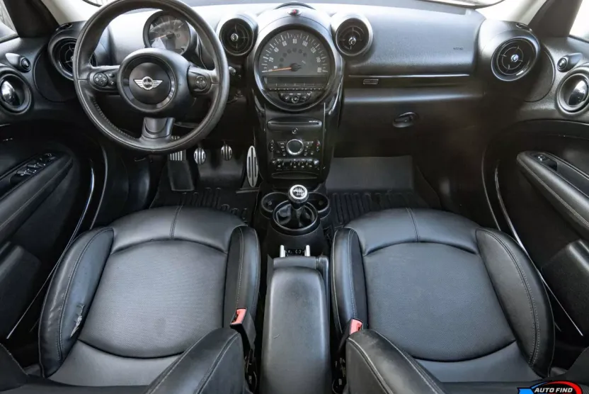 2016 Mini Cooper S ALL4 photo 1