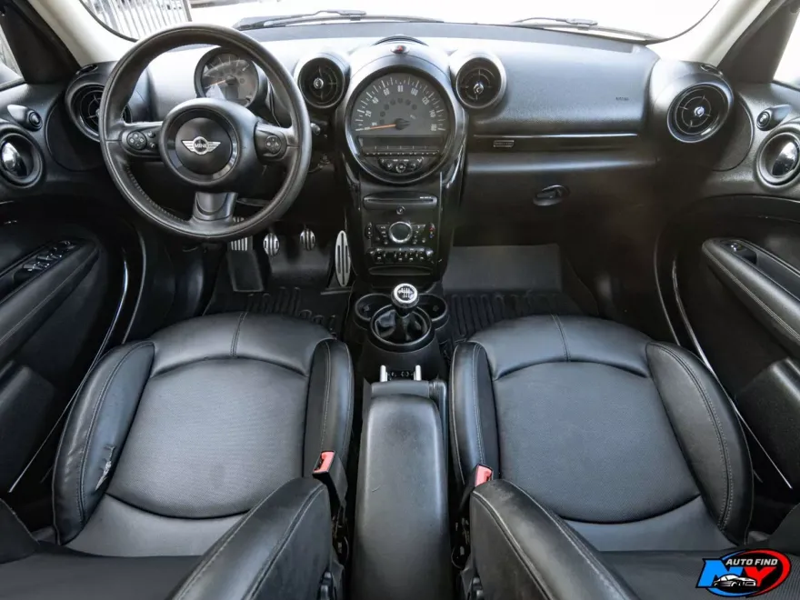 2016 Mini Cooper S ALL4 photo 1