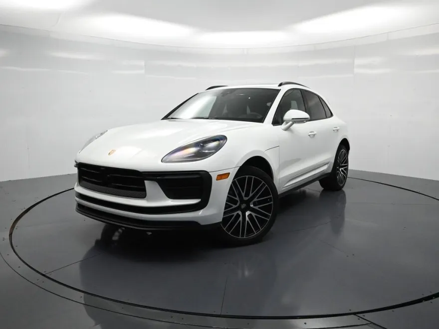 2025 Porsche Macan photo 1
