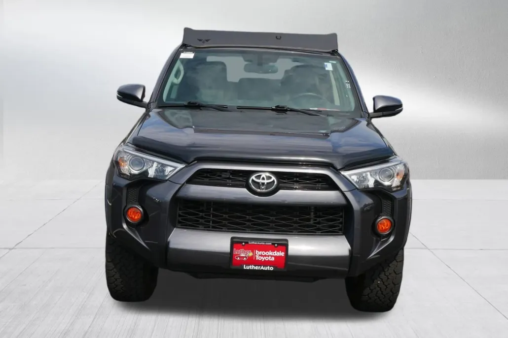 2018 Toyota 4Runner SR5 photo 1