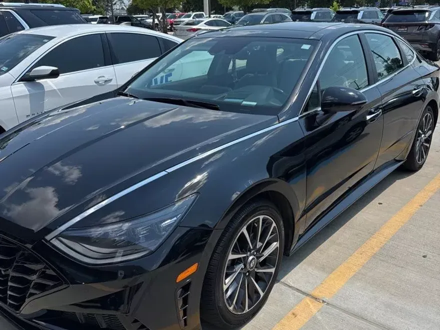 2022 Hyundai Sonata Limited photo 1