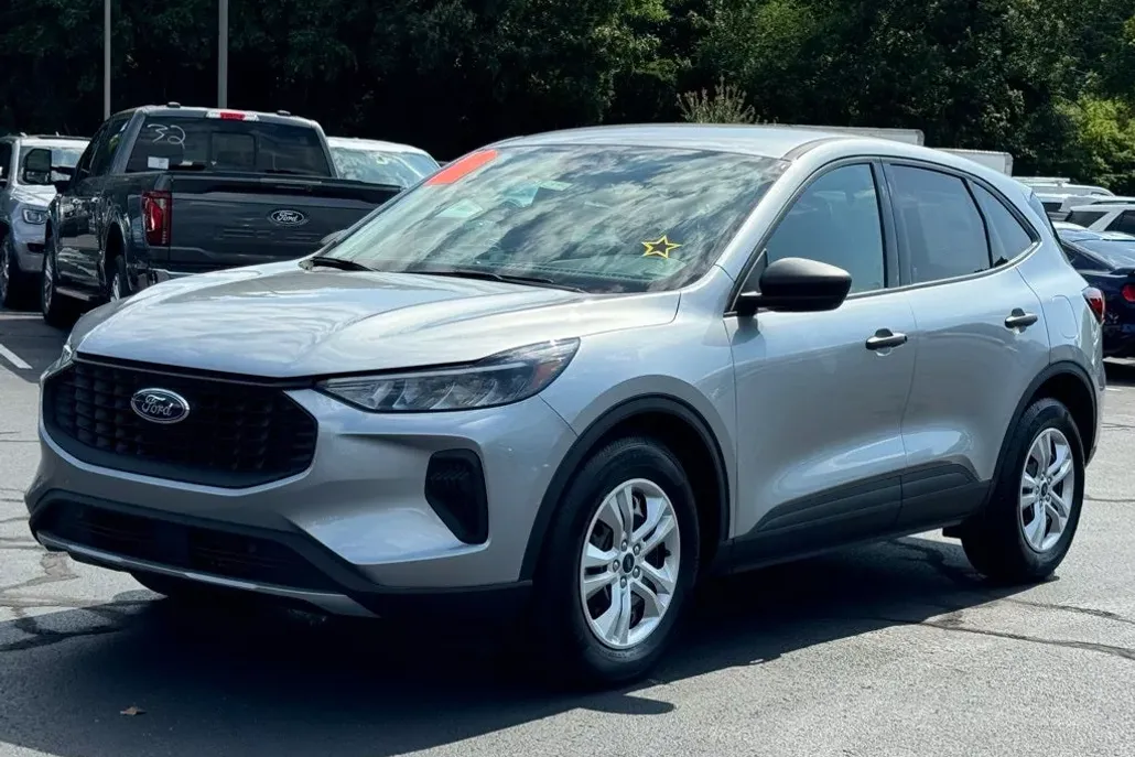 2024 Ford Escape Base photo 1