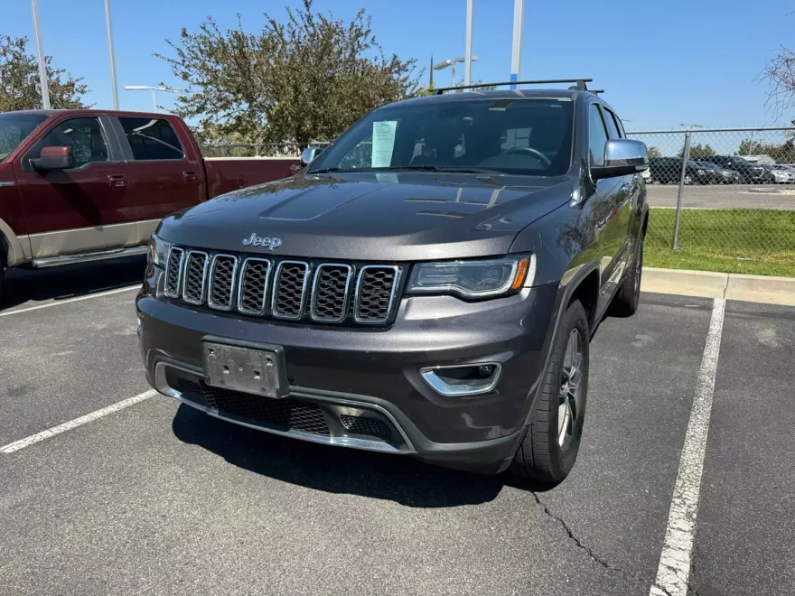 2017 Jeep Grand Cherokee Limited photo 1