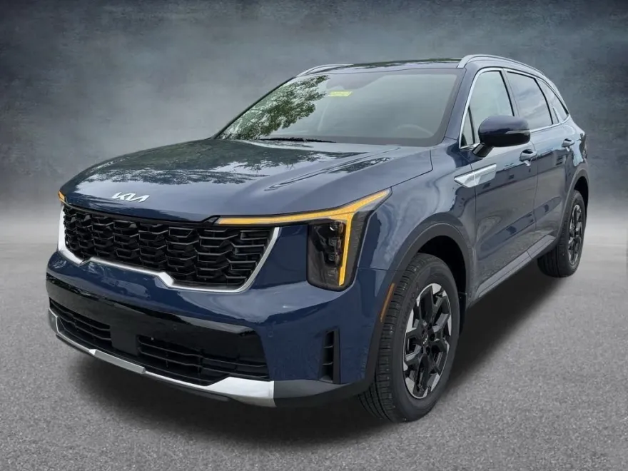 2025 Kia Sorento S photo 1