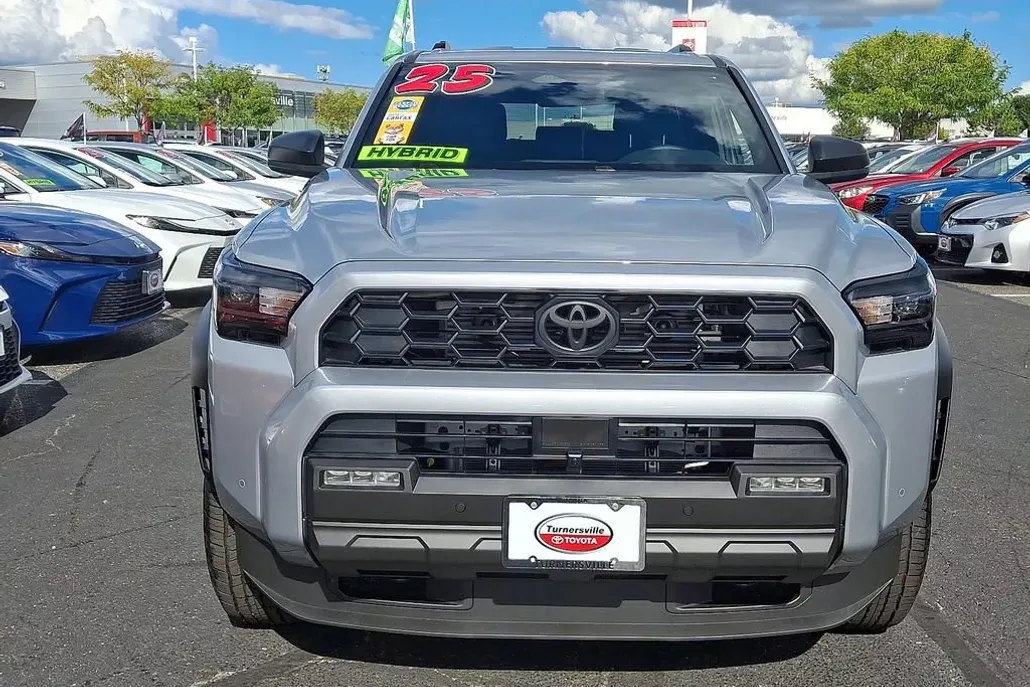 2025 Toyota 4Runner TRD Off-Road photo 1