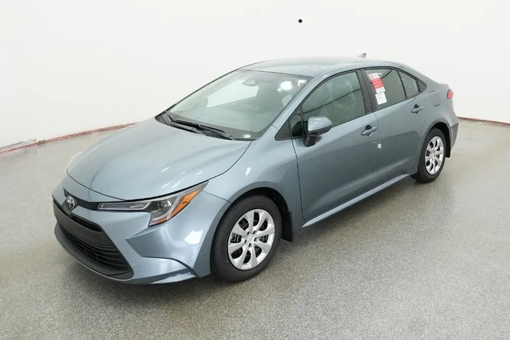2026 Toyota Corolla LE photo 1