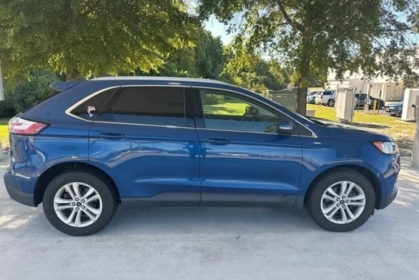 2020 Ford Edge SEL photo 1