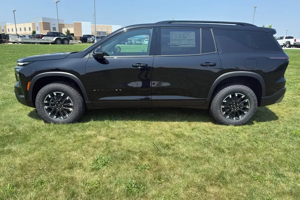 2026 Chevrolet Traverse Z71 photo 1