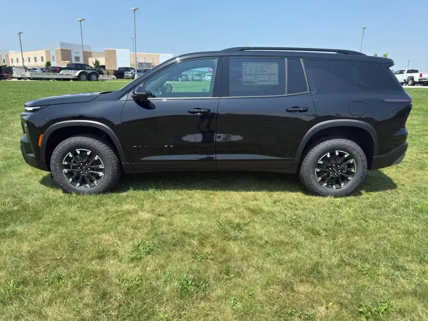 2026 Chevrolet Traverse Z71 photo 1
