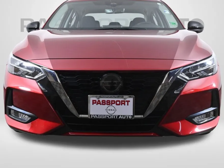 2022 Nissan Sentra SR photo 1