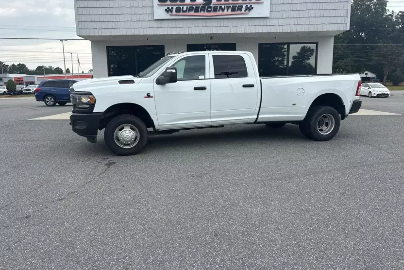 2024 Ram 3500 Tradesman photo 1