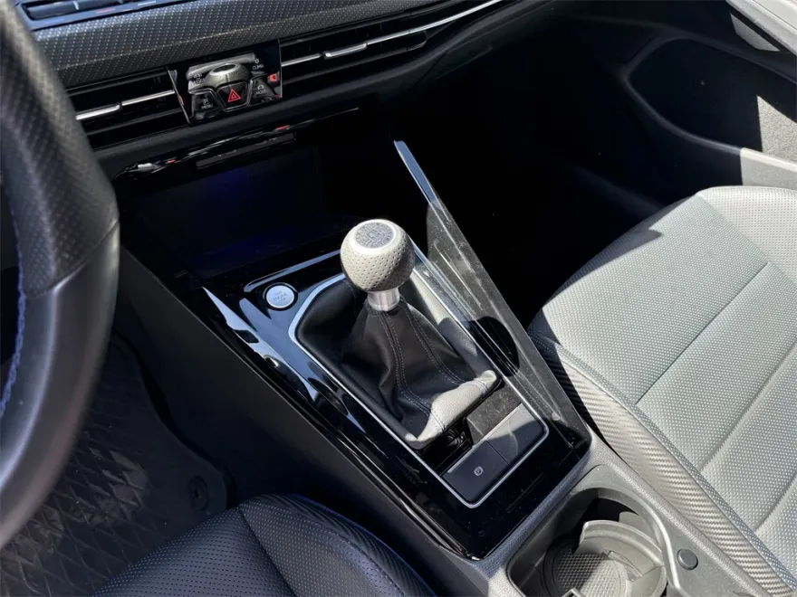 2023 Volkswagen Golf R photo 1