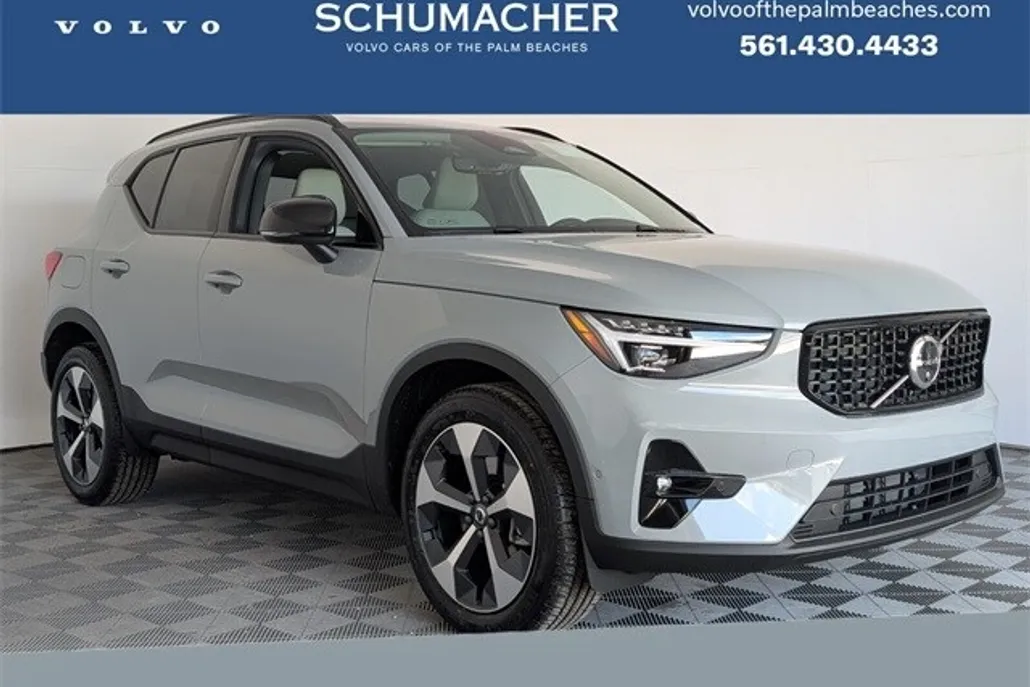 2026 Volvo XC40 Plus photo 1