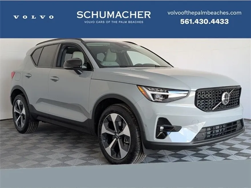2026 Volvo XC40 Plus photo 1