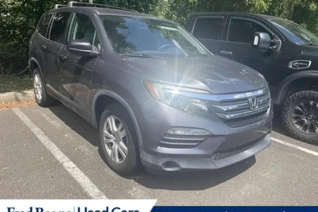 2016 Honda Pilot LX photo 1