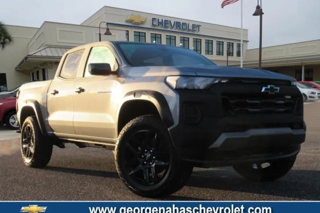 2025 Chevrolet Colorado Trail Boss photo 1