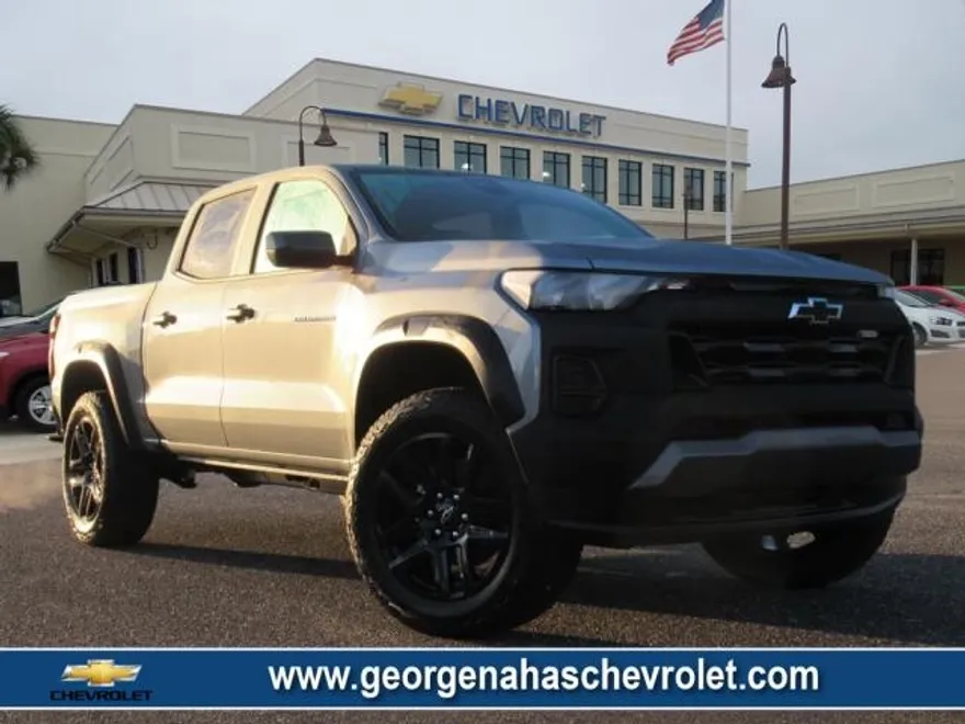2025 Chevrolet Colorado Trail Boss photo 1