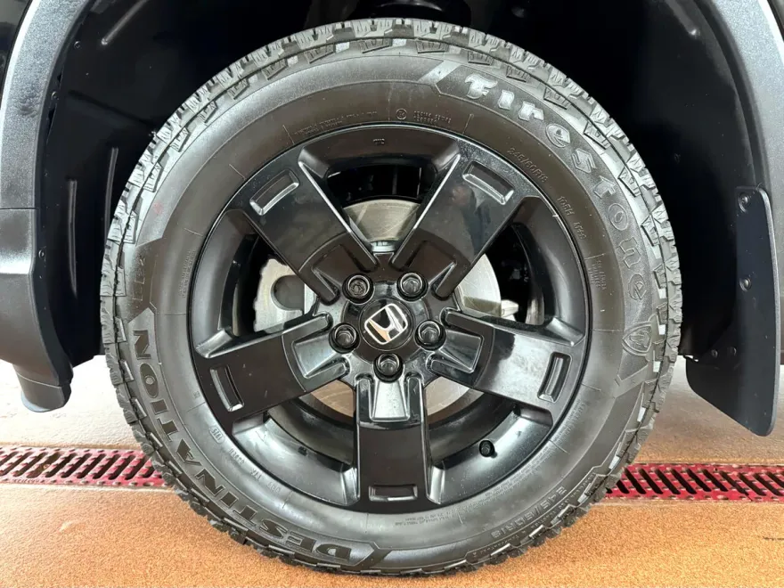 2025 Honda Ridgeline Black Edition photo 1