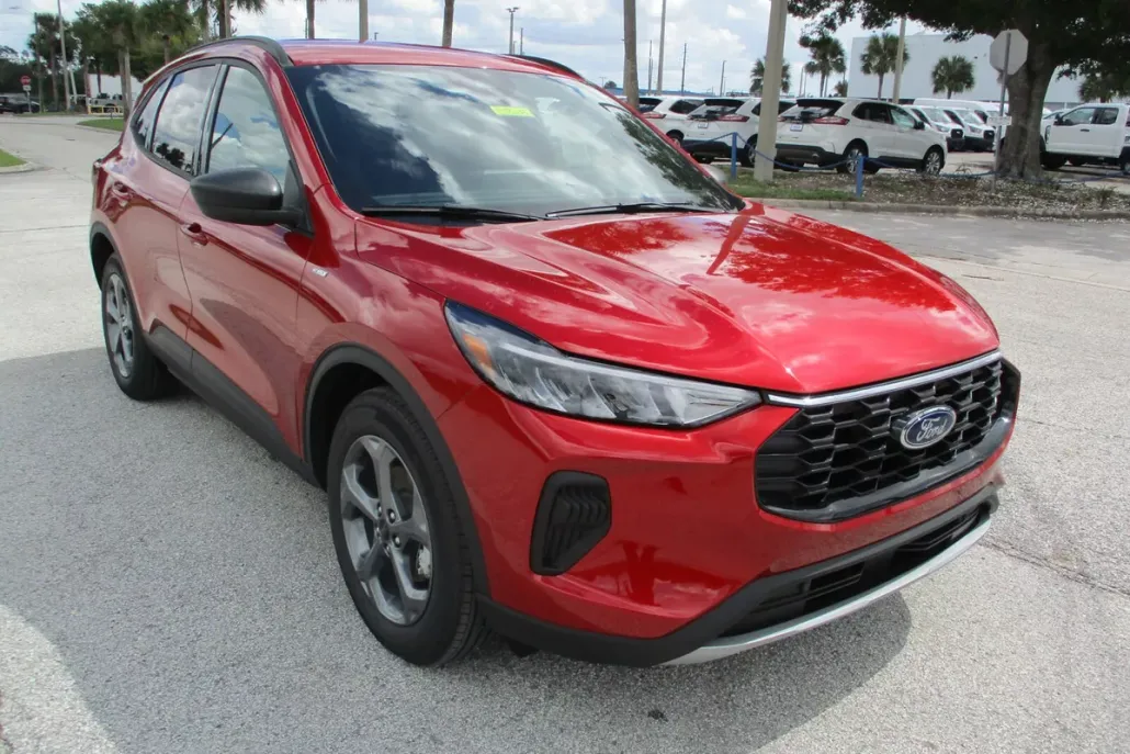 2025 Ford Escape ST-Line photo 1