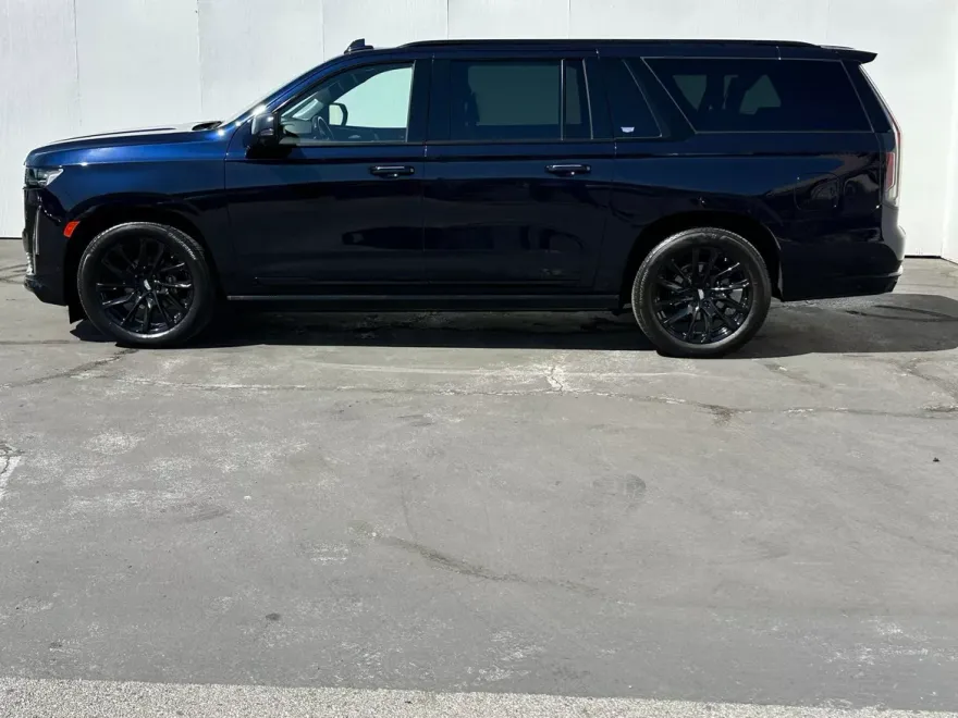 2023 Cadillac Escalade ESV Sport Platinum photo 1