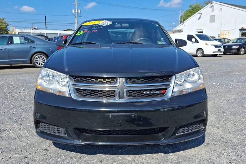2013 Dodge Avenger SE photo 1