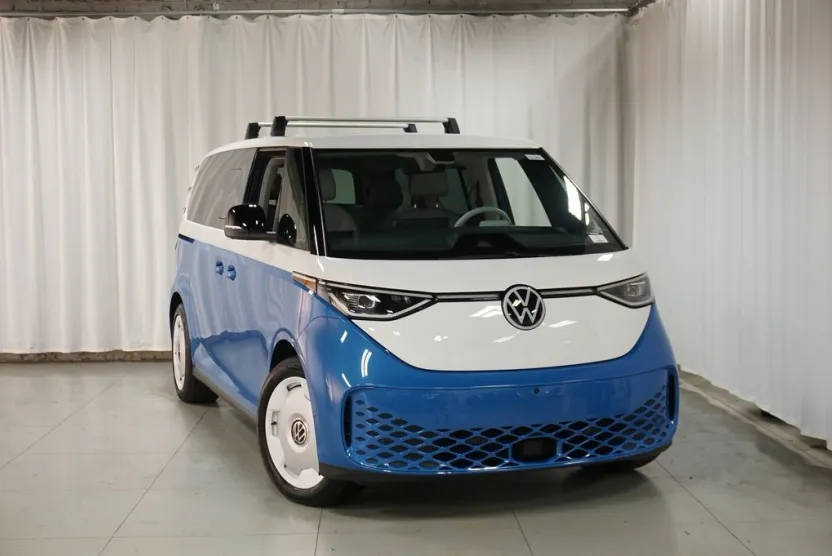 2025 Volkswagen ID. Buzz photo 1