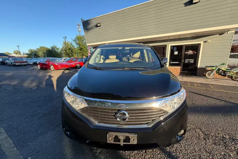 2015 Nissan Quest SL photo 1