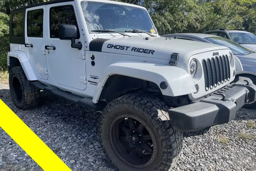 2013 Jeep Wrangler Unlimited Sahara photo 1