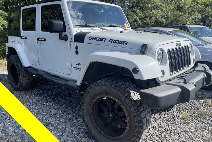 2013 Jeep Wrangler Unlimited Sahara photo 1