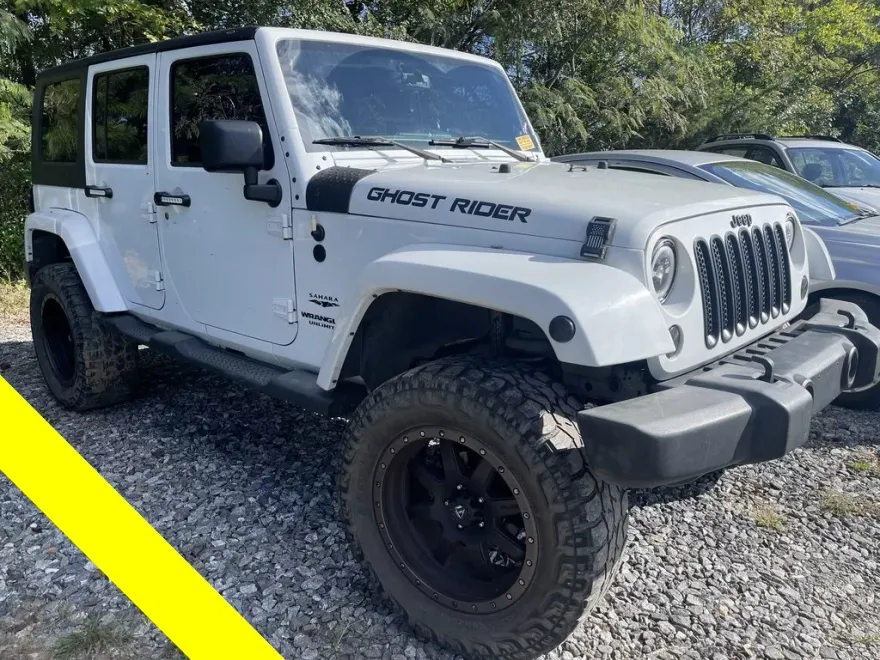 2013 Jeep Wrangler Unlimited Sahara photo 1