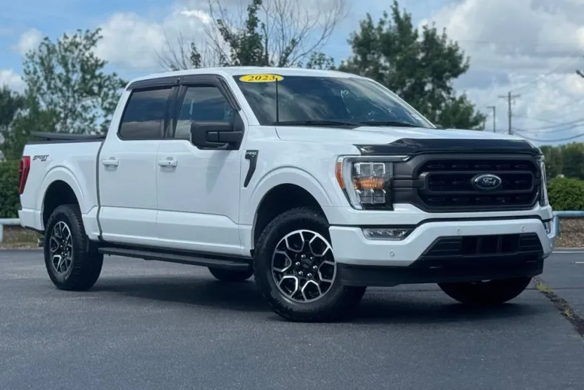 2023 Ford F-150 XLT photo 1
