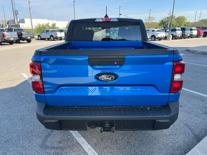 2025 Ford Maverick XLT photo 1