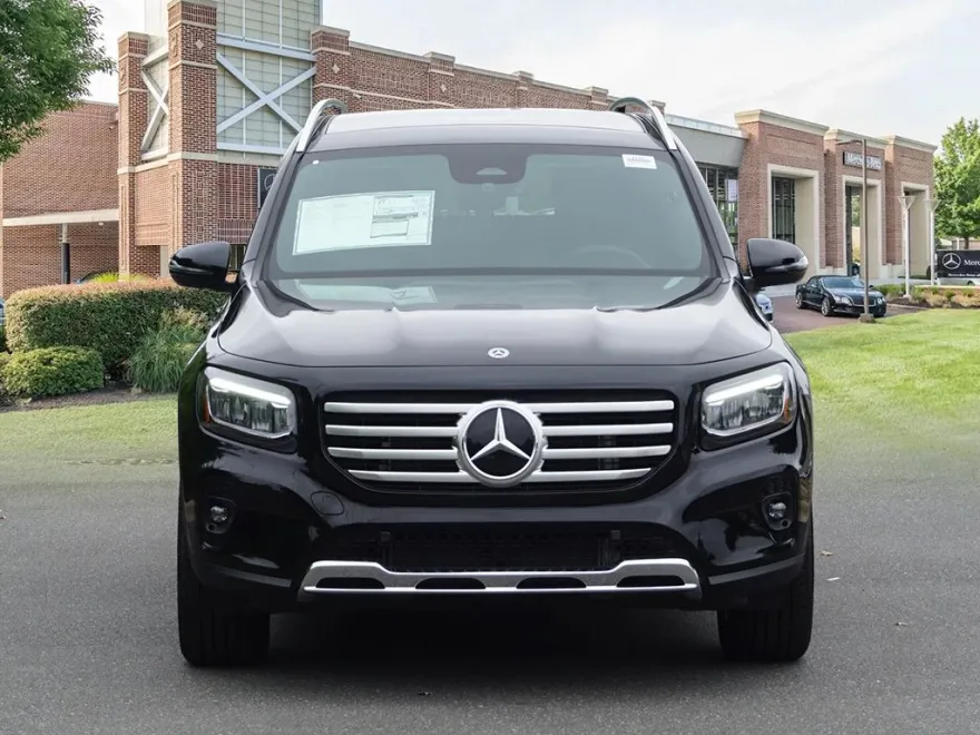 2025 Mercedes Benz GLB 250 4MATIC photo 1