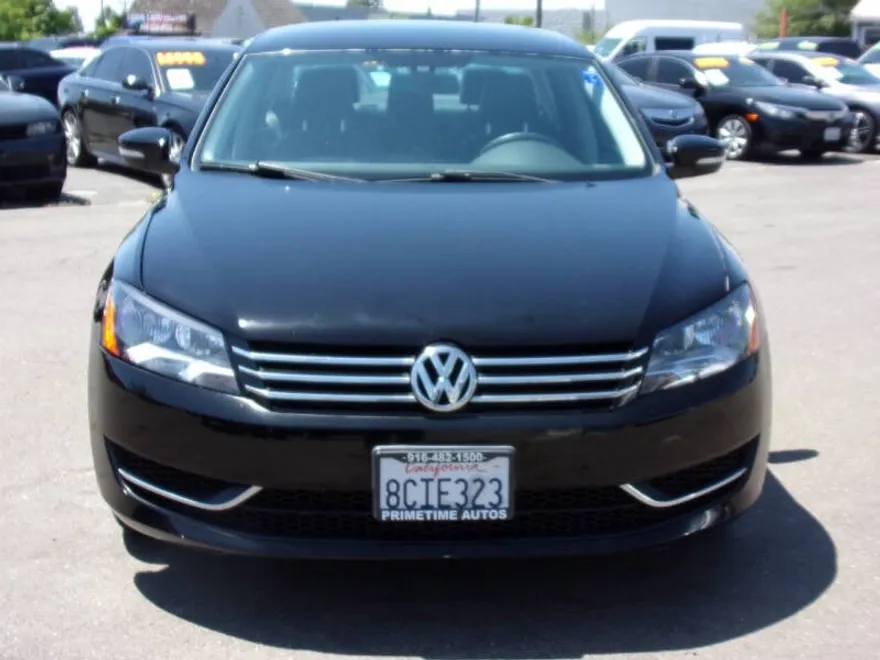 2014 Volkswagen Passat S photo 1