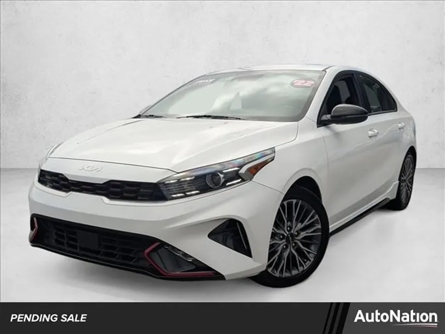2022 Kia Forte GT-Line photo 1