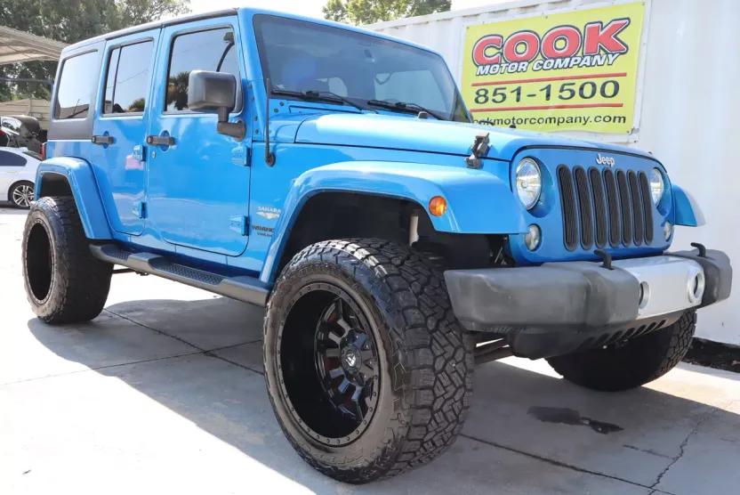 2015 Jeep Wrangler Unlimited Sahara photo 1
