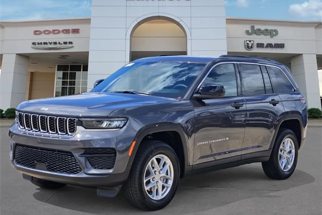 2025 Jeep Grand Cherokee Laredo X photo 1
