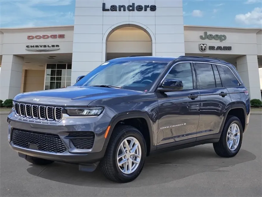 2025 Jeep Grand Cherokee Laredo X photo 1
