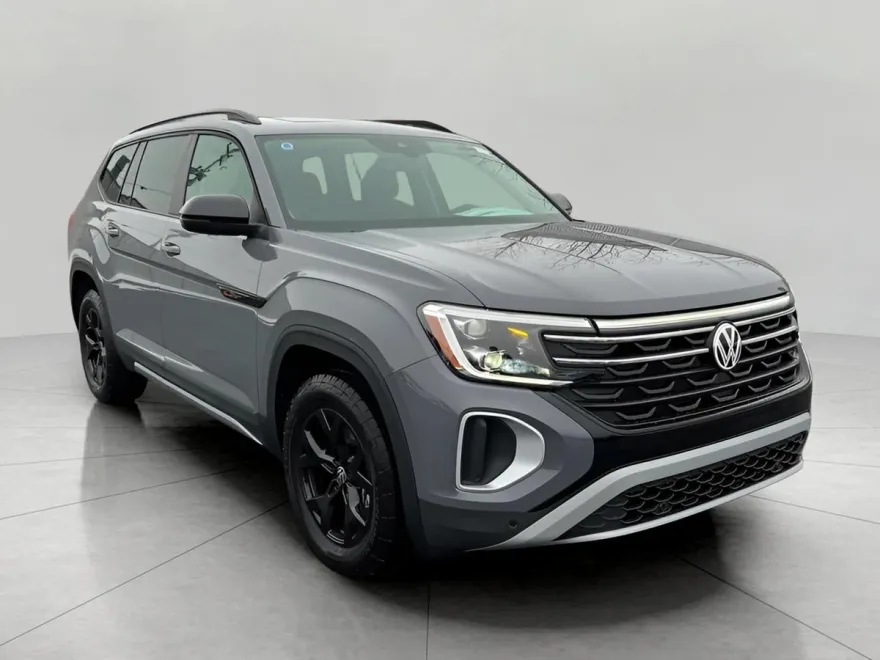 2025 Volkswagen Atlas SE Technology photo 1