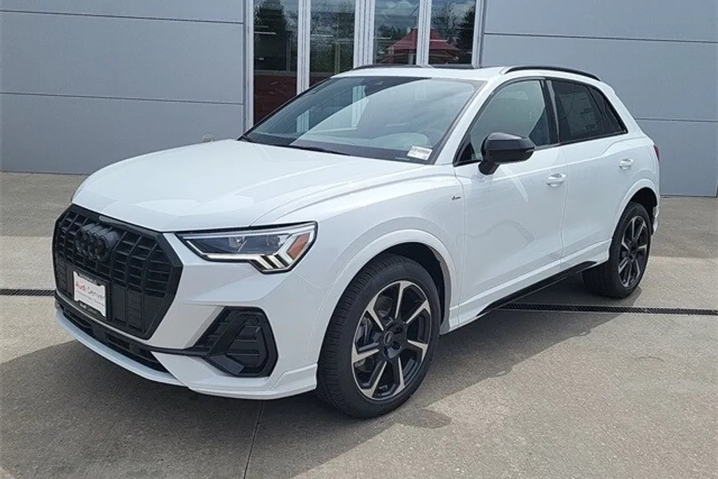2025 Audi Q3 S line Premium Plus photo 1