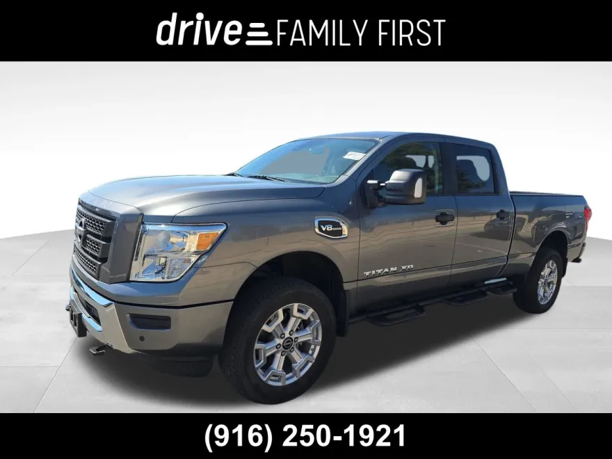 2024 Nissan Titan Crew Cab SV photo 1