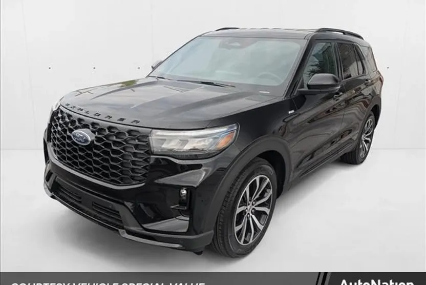 2025 Ford Explorer ST-Line photo 1