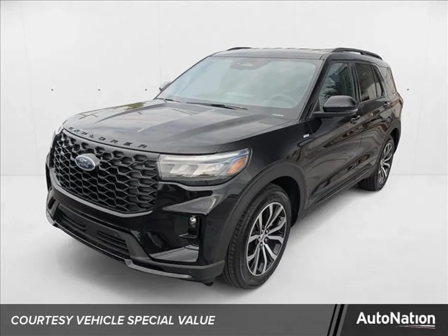 2025 Ford Explorer ST-Line photo 1