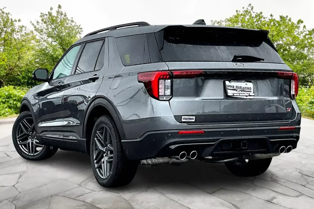 2025 Ford Explorer ST photo 1