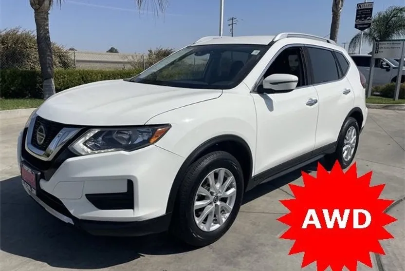 2020 Nissan Rogue SV photo 1