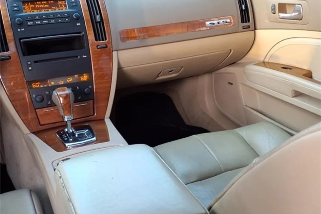 2007 Cadillac STS V6 photo 1