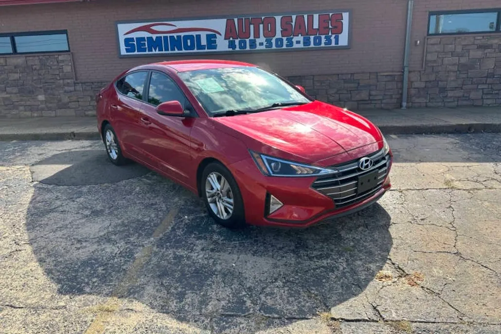 2020 Hyundai Elantra SEL photo 1